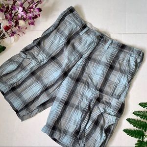 3/$15 | Vintage blue square style shorts size 36